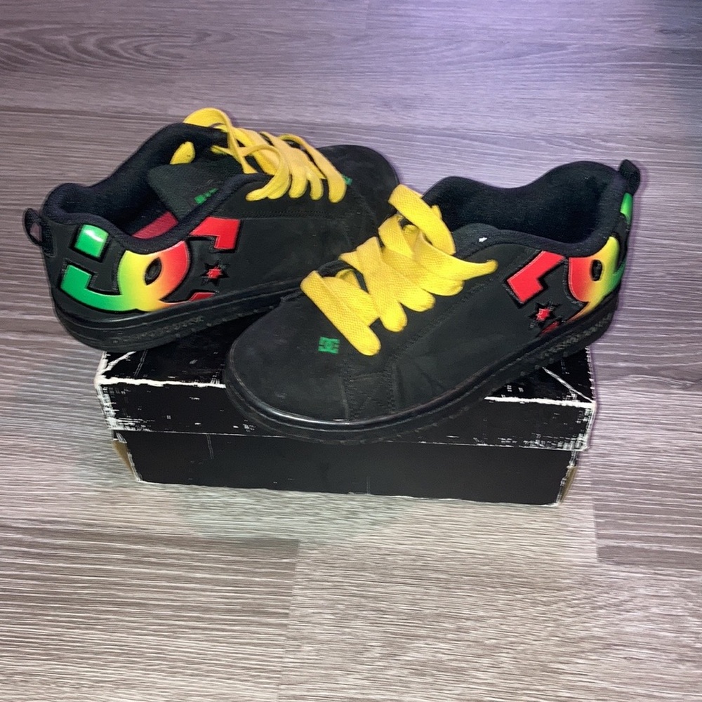 DC Court Graffik Rasta’s. Size 5.